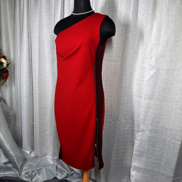 NWOT NEW YORK AND COMPANY ONE SHOULDER DRESS SIZE M ZIPPER SPLIT - Picture 6 of 11
